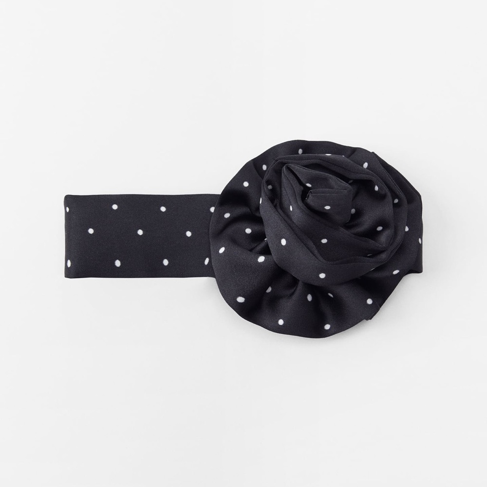 ZARA FLOWER CHOKER